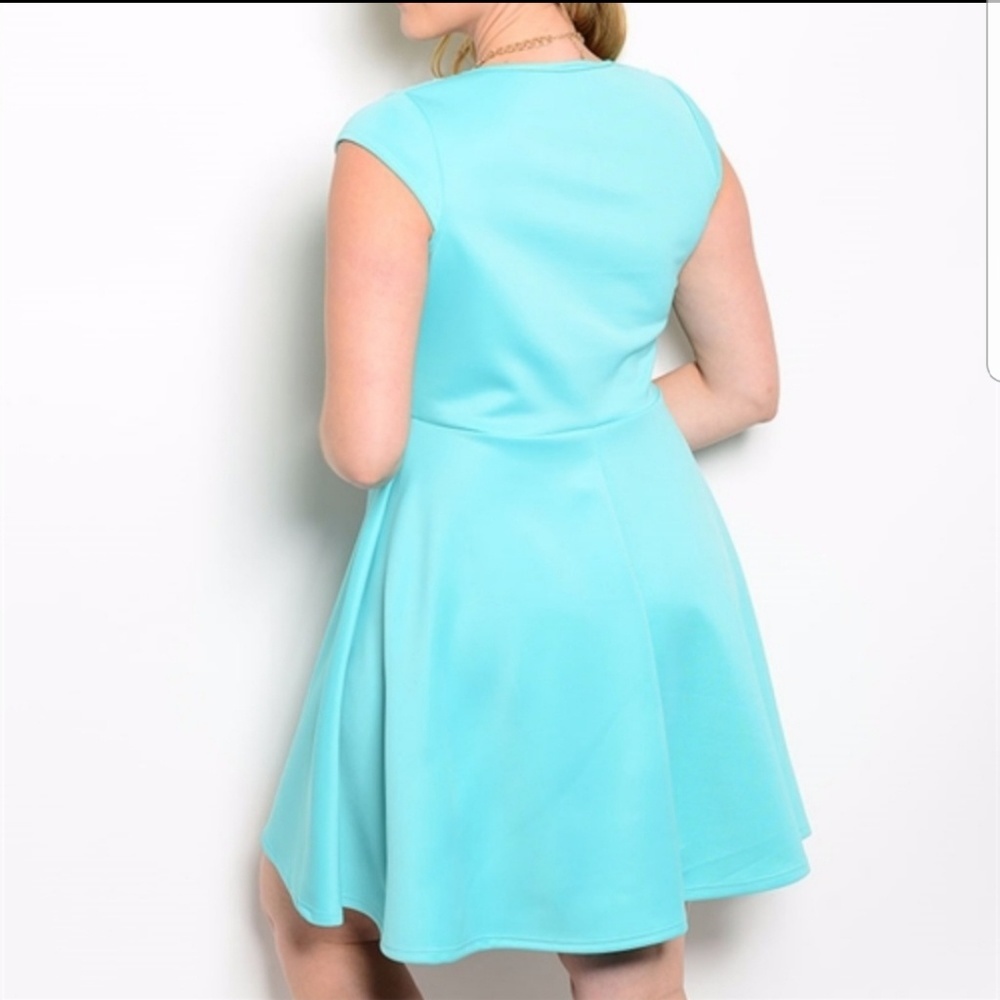 PLUS SIZE MINT DRESS - Picture 3 of 3